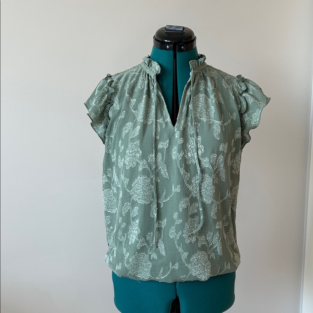Tie neck top